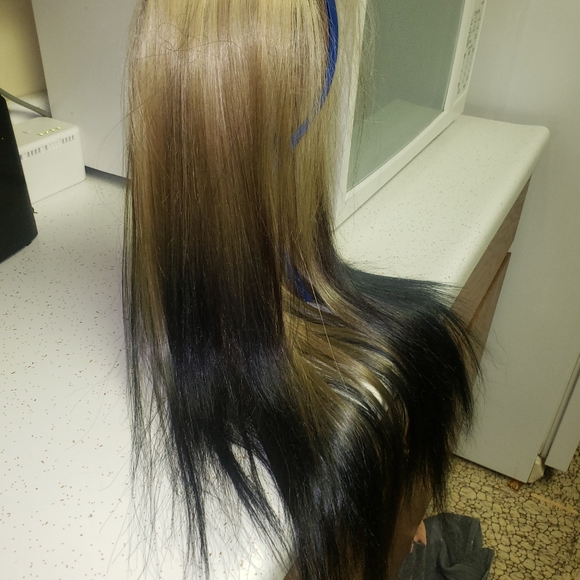 Lace wig - Picture 4 of 5